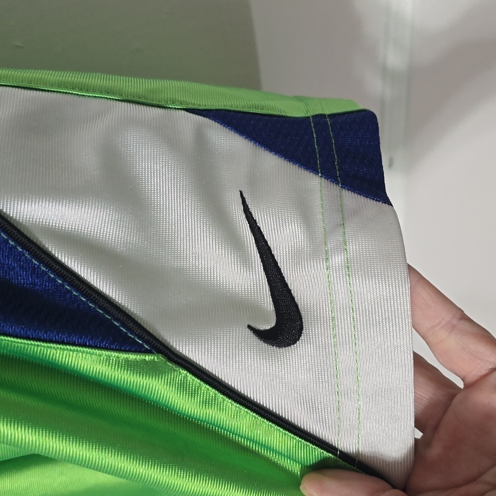 Nike. Mens Green, blue and white shorts. Size S. They have a tie inside. - Picture 5 of 5